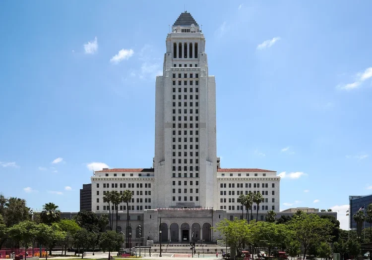 2048px-Los_Angeles_City_Hall_dllu
